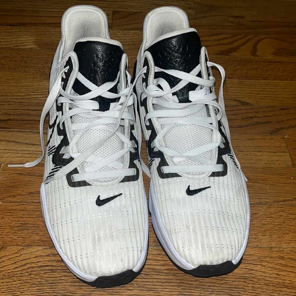Nike Witness LeBron Witness